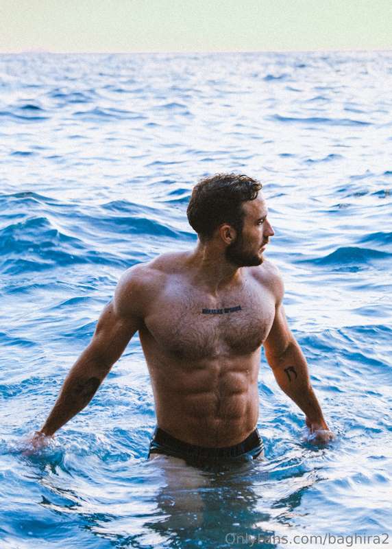 Did a super cool shooting while on vacation🌊. Might be more ..