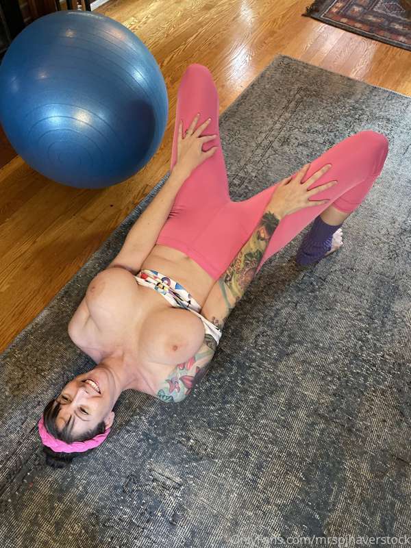 Let’s get physical… 😂😂 1