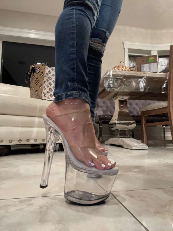 Feet crafted by heaven 😜🌸🕊 8