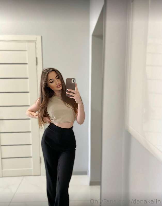 My friend is looking for her 🌸 @nancyyy_v 🙈💦 This naughty gi..