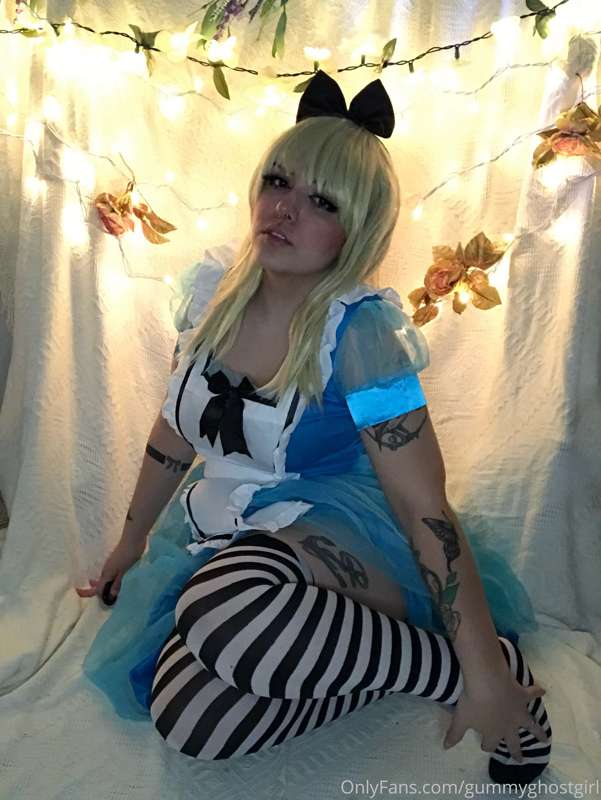 Cum down my rabbit hole and explore my wonderland 🐇