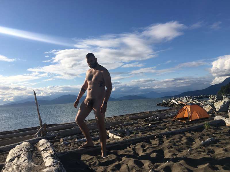 naked in paradise