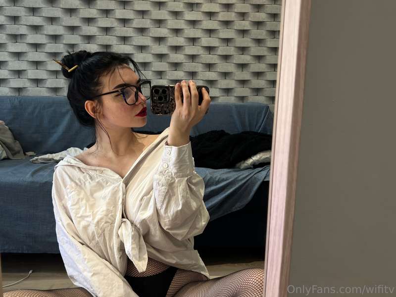 I could sit here looking pretty all day… or I could show you..
