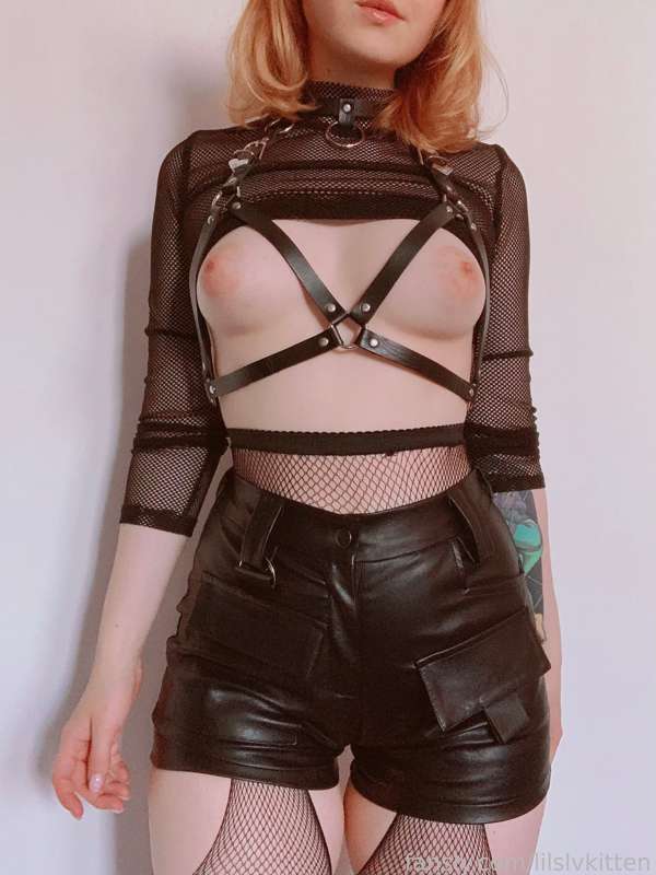 Lilslvkitten - Fansly - 02 May, 2022 1