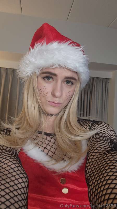 Merry Christmas everyone! 😘 I'll be uploading an OF exclusiv..
