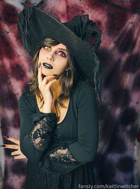 Kaitlinwitcher - Fansly - 31 Oct, 2023