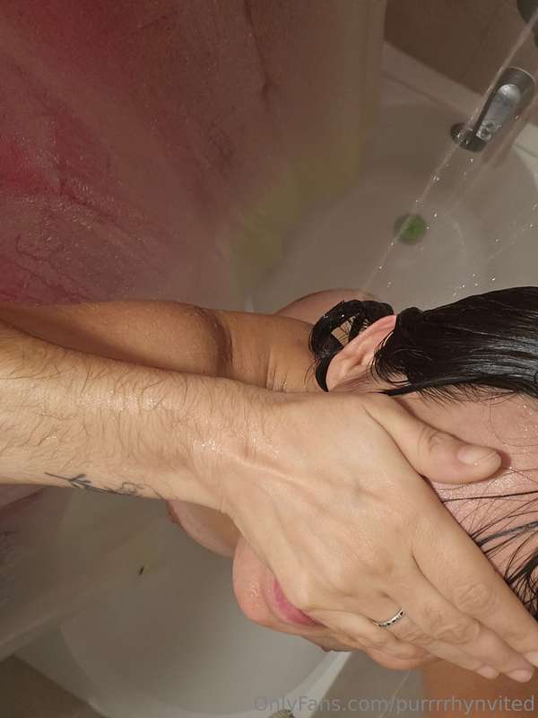 Wanna see more?  @purrrrhynimagination   💋 Cum plaaay with m..