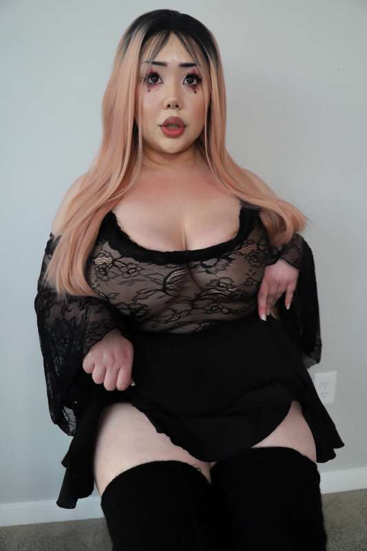 my sleep paralysis demon looks like this <3 11
