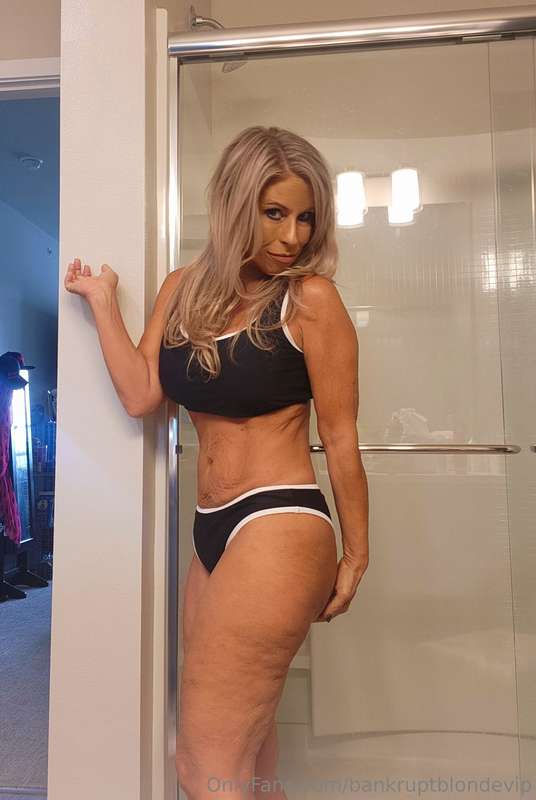 New bathing suit. New hairdo. Down 38 lbs. Feeling this Augu.. 7