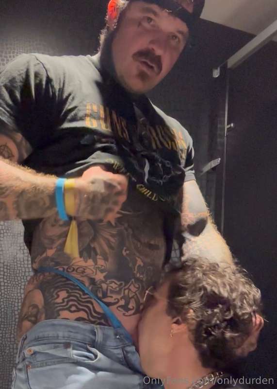 I was 🍻 af at the JFF party in Palm Springs and fucked Brad ..