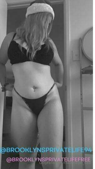 This Is My Hot Aussie Friend 😏   Shes A Busty Babe With A Ju..