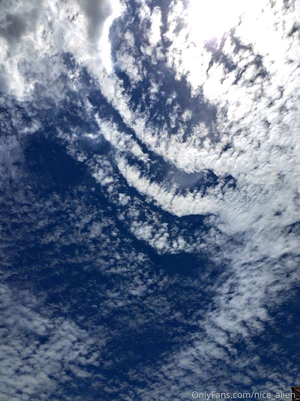 Sky looks like a drone pic from the ocean