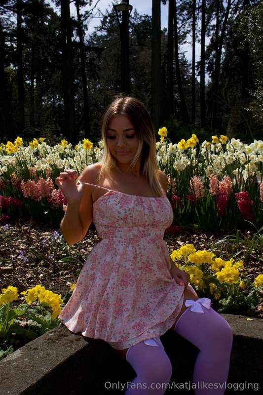 Spring has sprung and I spent the day with some friends! 🥰 A.. 16