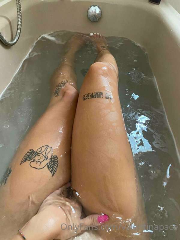 Buongiorno 😈

Sei pronto per l’alza bandiera mattutino? Ti a..