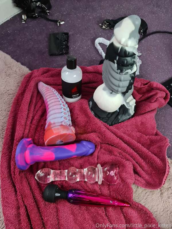 Well that was fun! PVC Maid outfit, 5 toys and cum lube, my ..