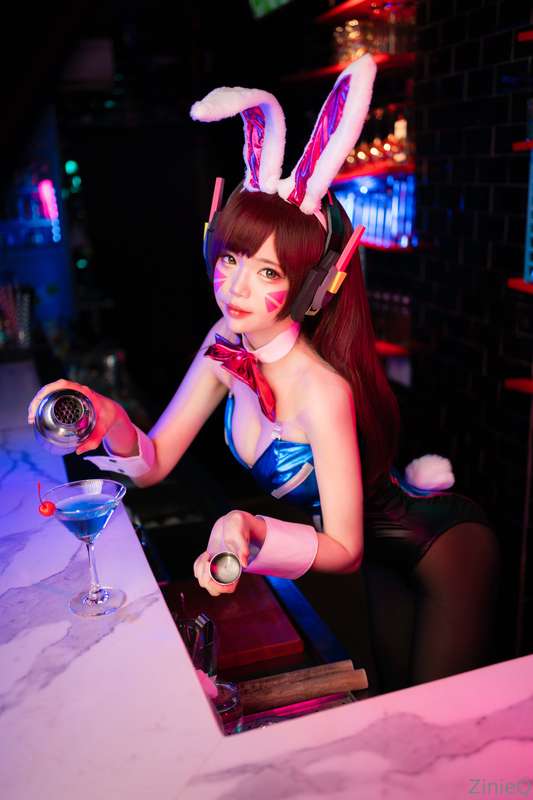 My jam ♫⋆｡♪ ₊˚♬ ﾟ.: Bunny Girl - AKASAKINot long ago, I stum..