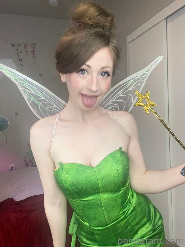 Tinkerbell being her tinkerslut self 😝✨🧚🏻‍♀️ 1