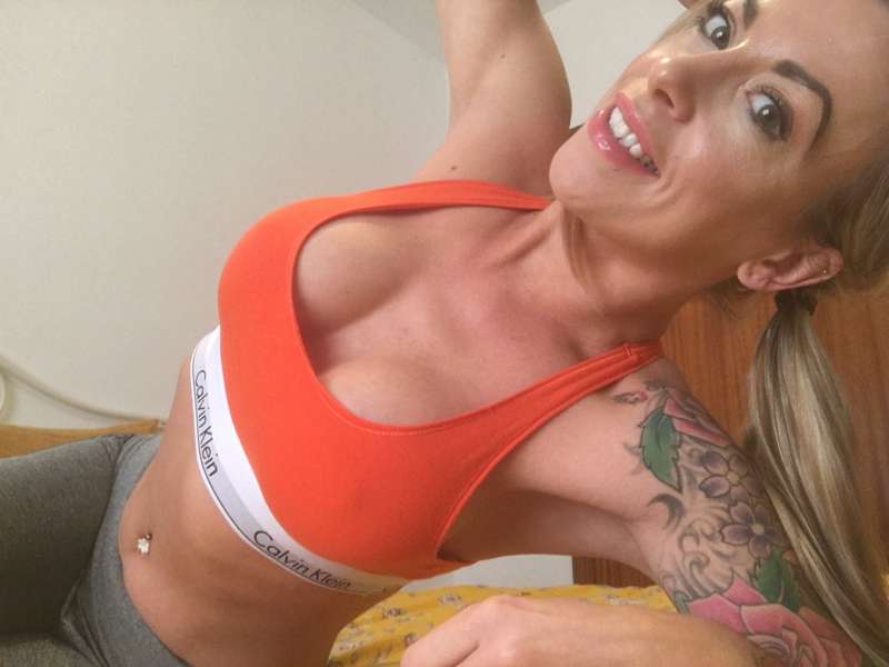 Hide sexy gym girl photo set for you guys today  14