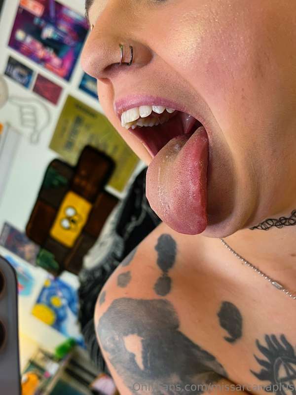 Andddd the rest of the Kitties, titties, and tongue set! Of .. 4