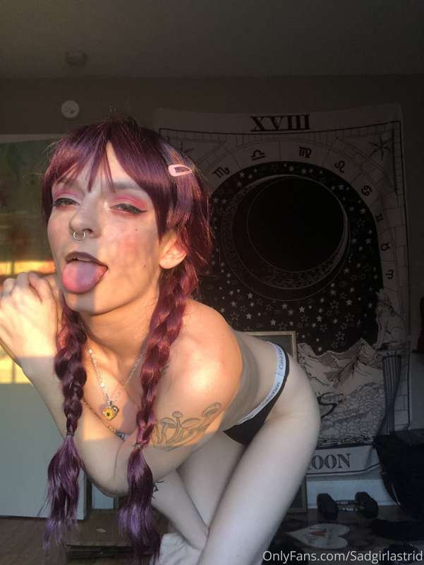 Follow my paid OnlyFans for more my more explicit feed and d.. 2