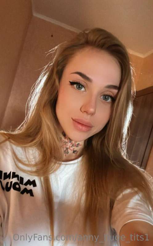 Blondy darling is waiting for your message😇
@evilscarlett
Ar..