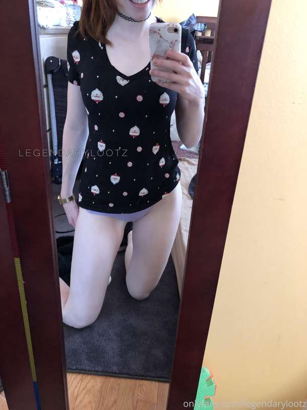 damn do I love sneaking away to take nudes
swipe to see them..