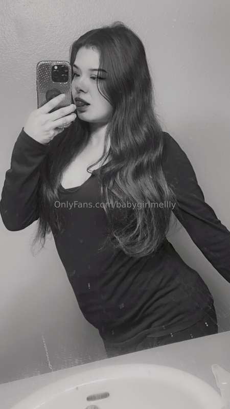 Eheheh black and white pic I love eheheh 