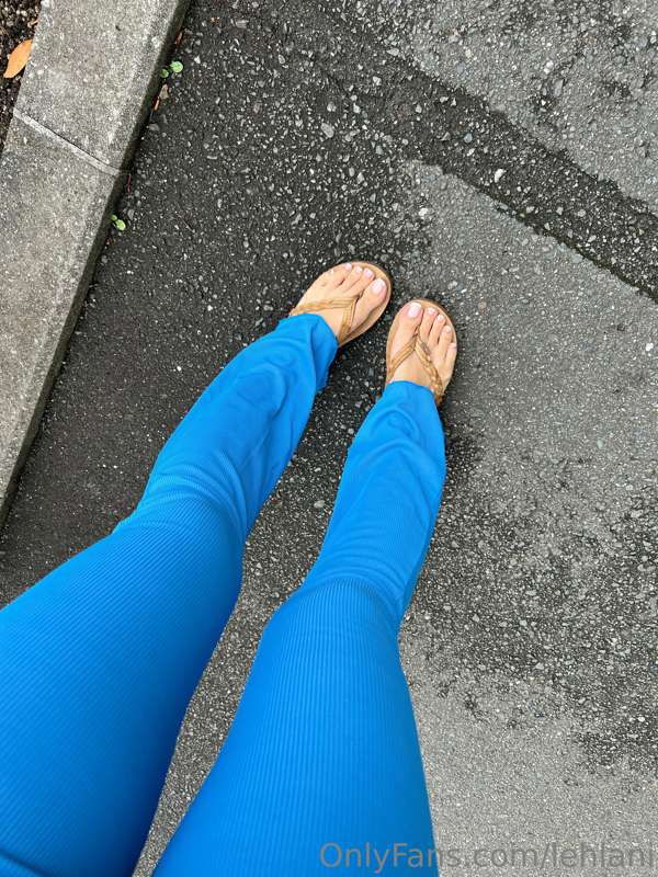 New pants 😍 gift from my gmas friend. I love them 😋 1