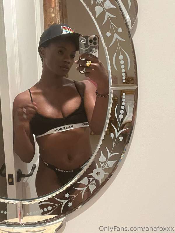 Keep me company in my DMs???