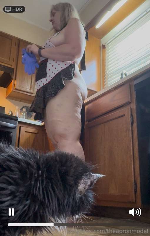 Kitchen time: naked of course. 😂 