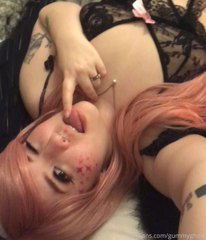I’m your fallen angel, fix my broken wings 💕 33