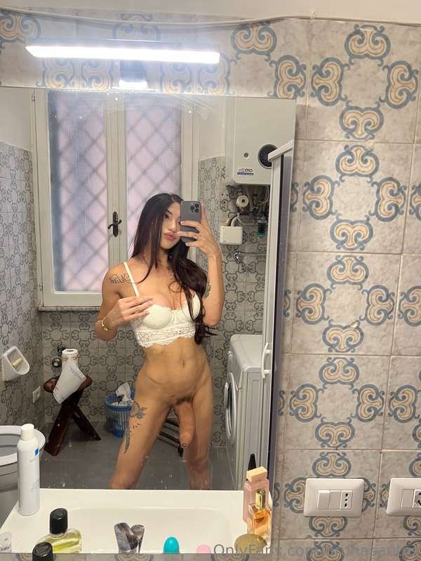 crooked to the left, do you like it? 🔥
🍆🍆

@brunasantos