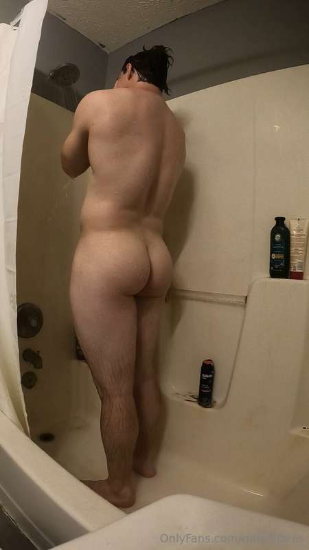 I have not made a shower video in a hot minute. I figured yo.. 1