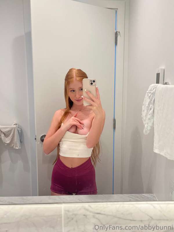dm me all the naughty things you wanna do 🤍