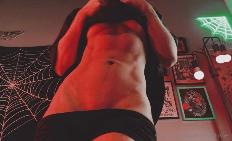 Spooky goth boy tummy, anyone? 🕷️❣️ 2