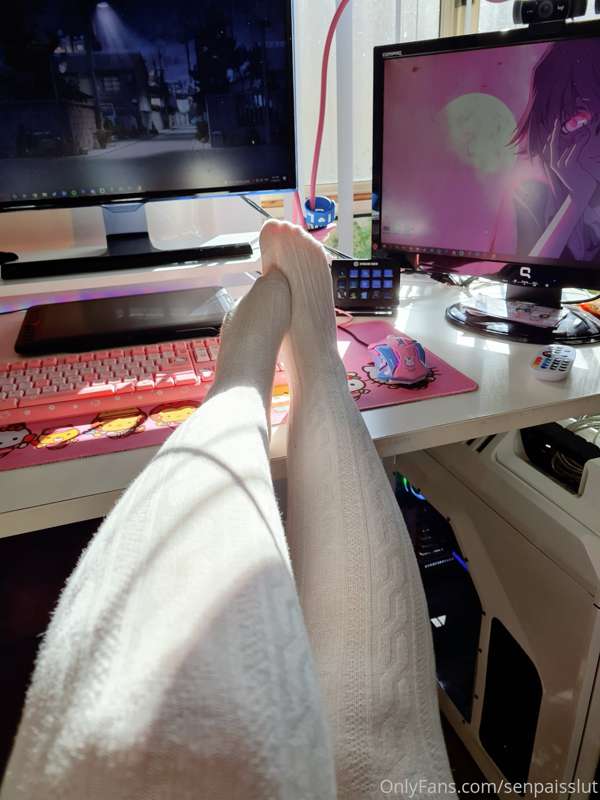 These socks are so cute ♡ and you can see the silhouette of ..