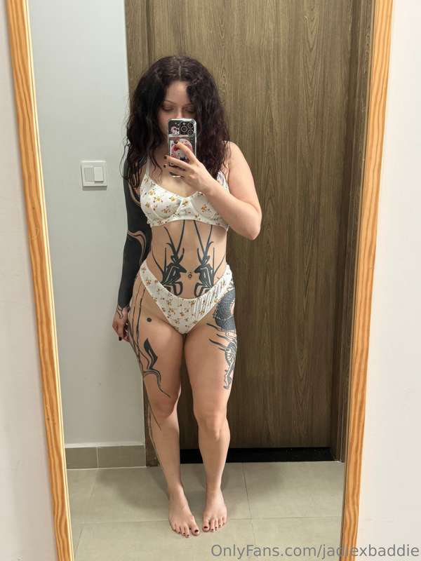 I love cute lingerie! I think it looks really nice with my t..