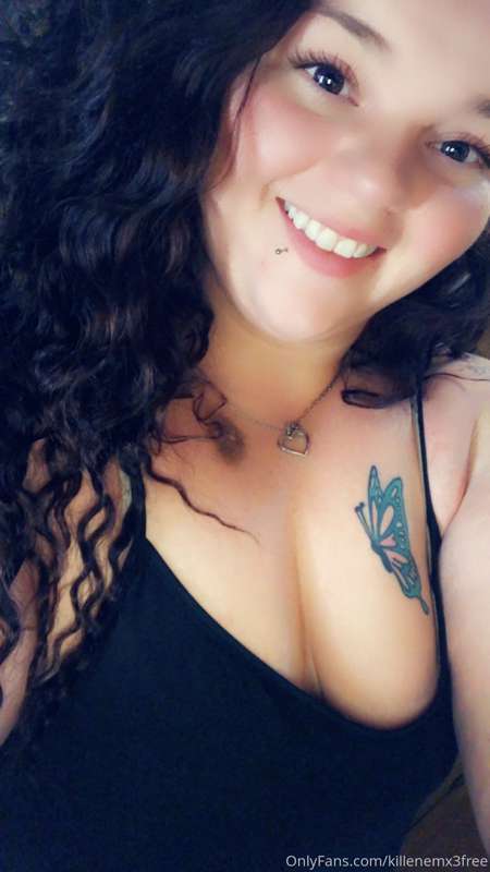 I suck at taking photos with clothes on 😏 so here’s my smile..