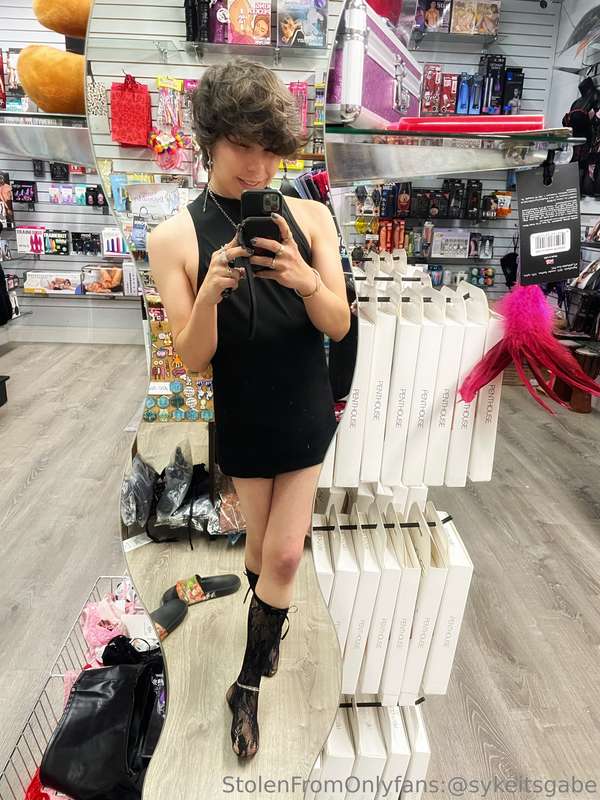 To make it up to you cuties on the delay, here’s me being NS.. 5