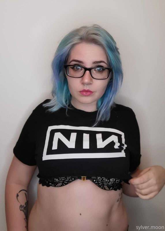 NIN have been my favorite band for over a decade, and my Spo.. 1