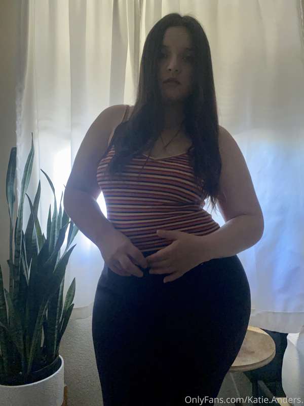 Headed to the store 🌻 need anything? 1