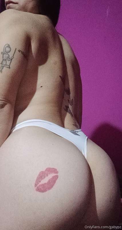 Hello Baby! I'm a brunette with big buttocks, long hair, big..