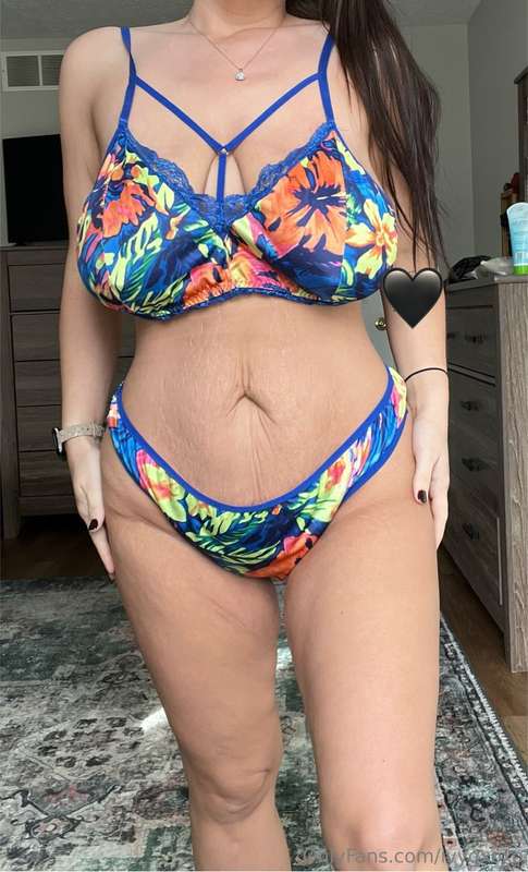 Bra and panty set- $20 (This set was worn in a VIRAL Reddit ..