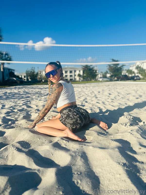 Sand in all the right places 👀🥵
