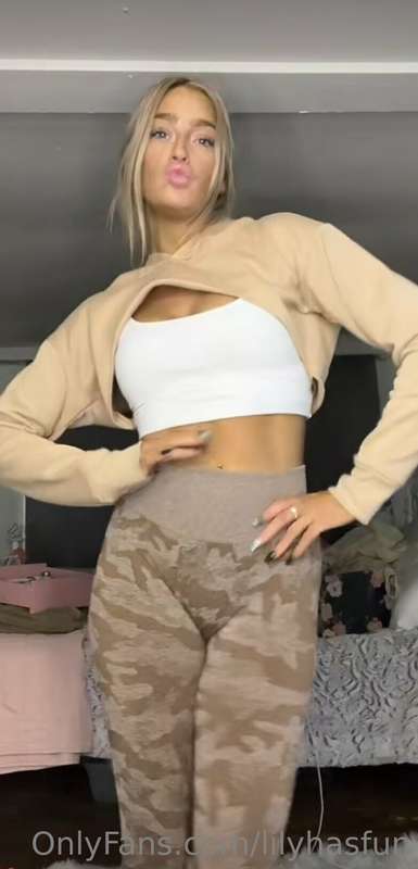 Sexy lady reporting for duty! 😍