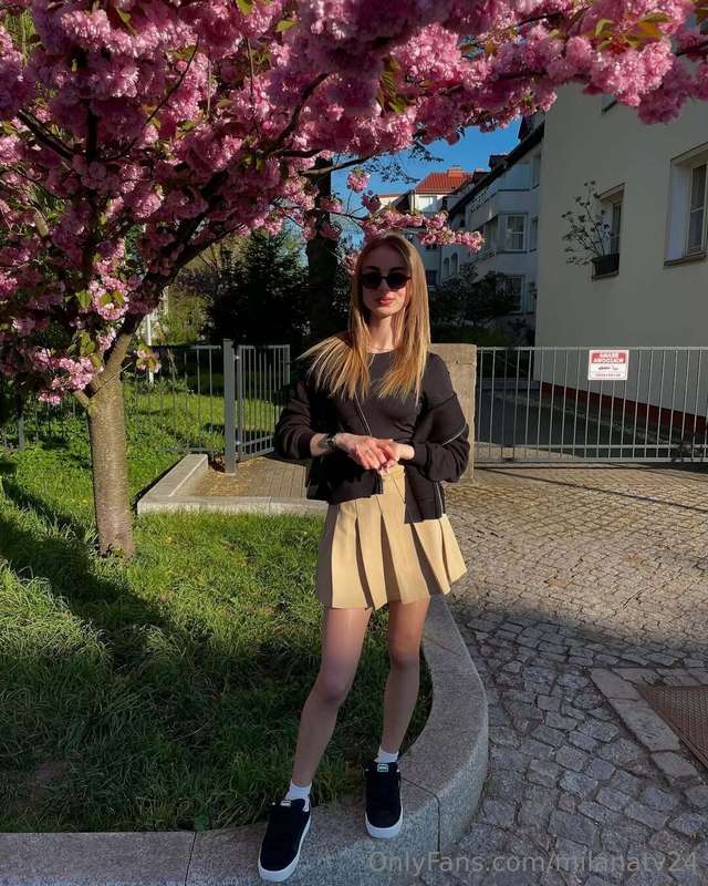 The cat is walking 🥰🥰🥰
