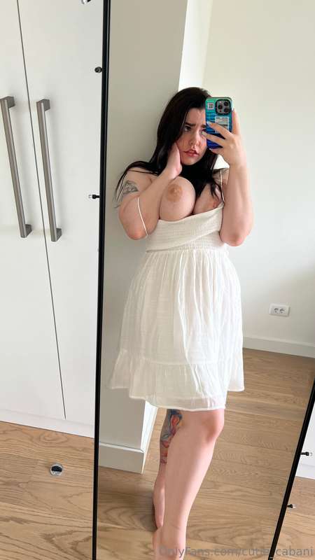 I'm so cute in this summer dress 😍