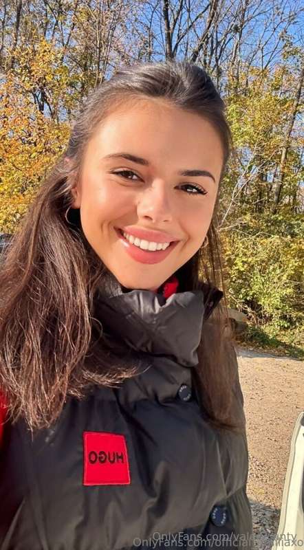 💓𝐅𝐑𝐄𝐄𝐄 𝐒𝐔𝐁𝐒𝐂𝐑𝐈𝐏𝐓𝐈𝐎𝐍💓 cute @official_emiliaxo just turned 19 ..