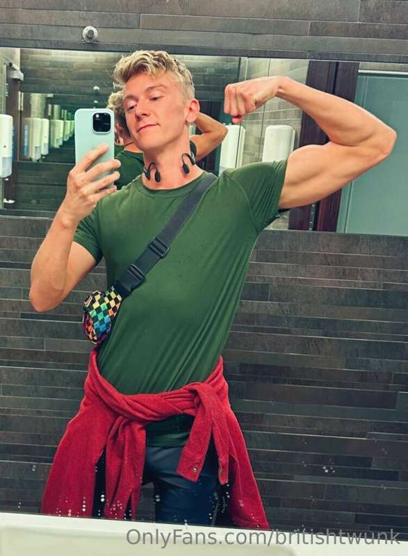 Should I have a wank at the airport?