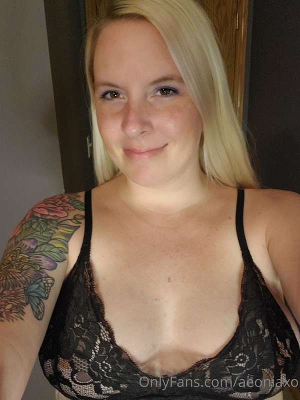 happy titty tuesday! 😘🍒 5